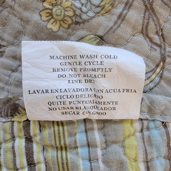 Queen Size Quilt 84x92 - Picture 5 of 5